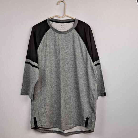 Oakley Mens Method 3/4 raglan sleeve top. NWT - Picture 1 of 10